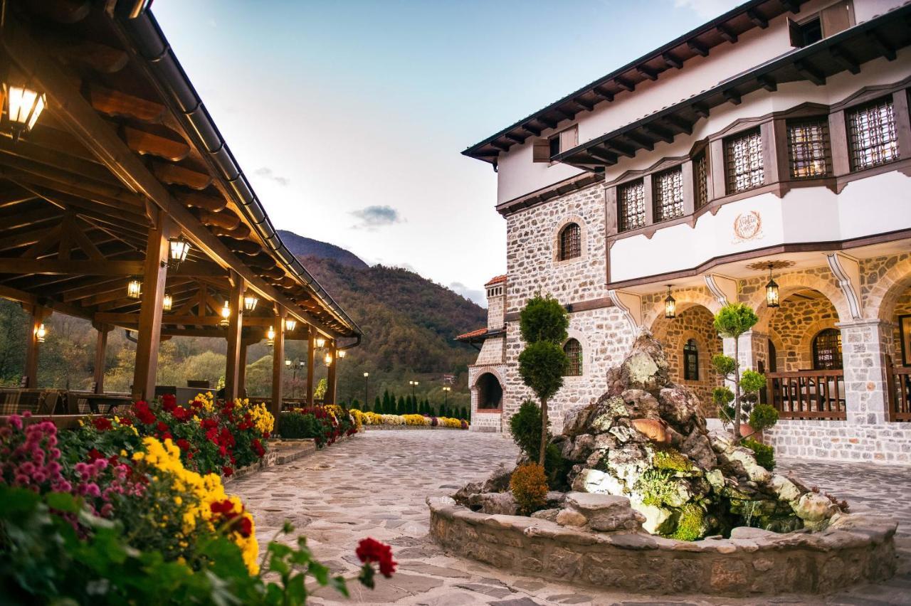 The House Of The Miyaks Hotel Rostusa Exterior photo